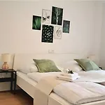 Mb Homes Beuren Nyaraló